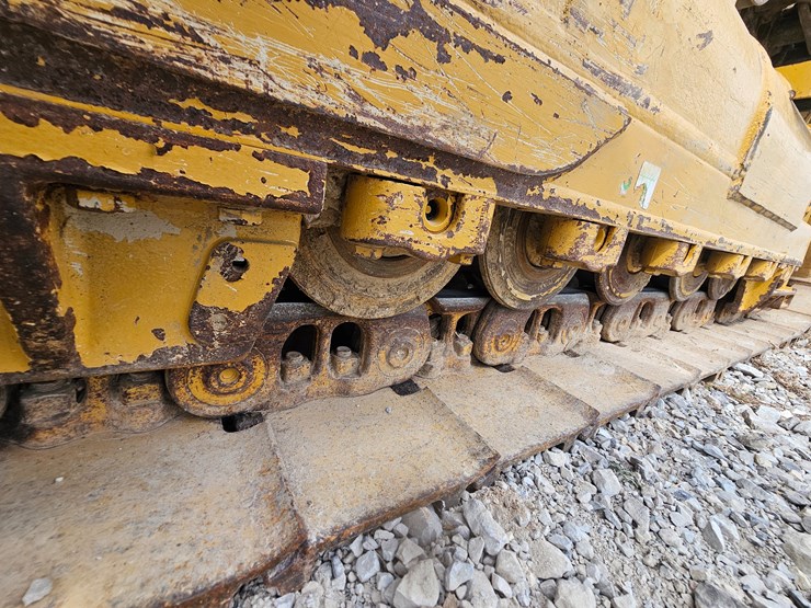 2023-caterpillar-953-image-79