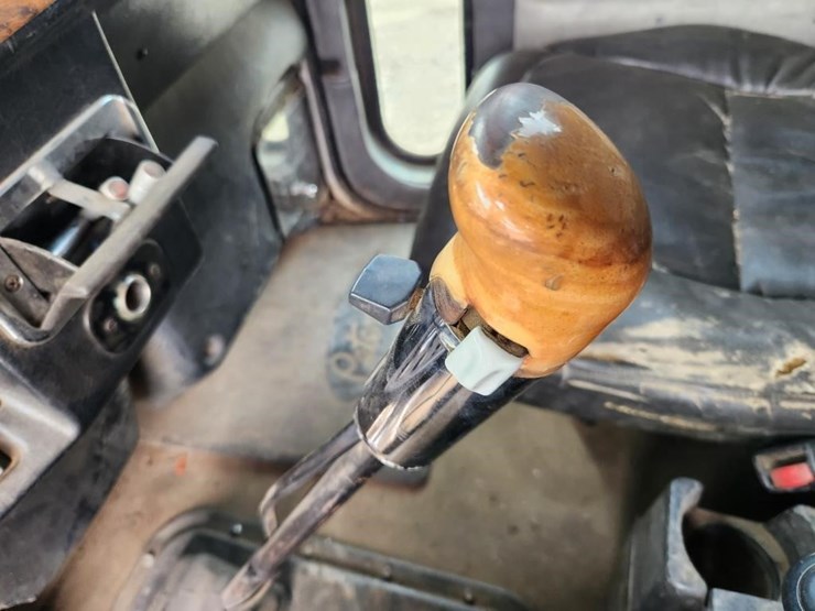 1999-peterbilt-379-image-43