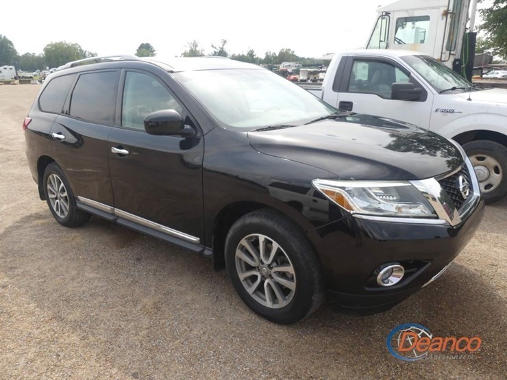 2013-nissan-pathfinder-image-1