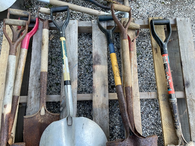 #1588-•-pile-of-various-shovels-image-7