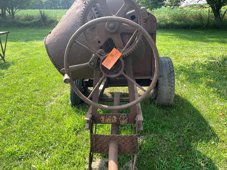 #5480-•-agc-3-1/2-s-gas-powered-cement-mixer-image-8