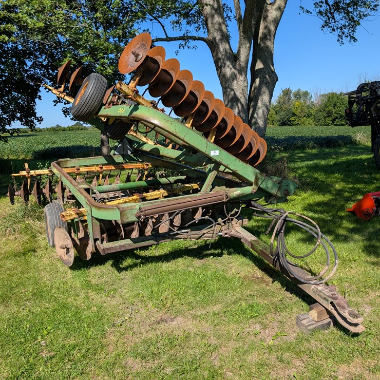 JOHN DEERE 220