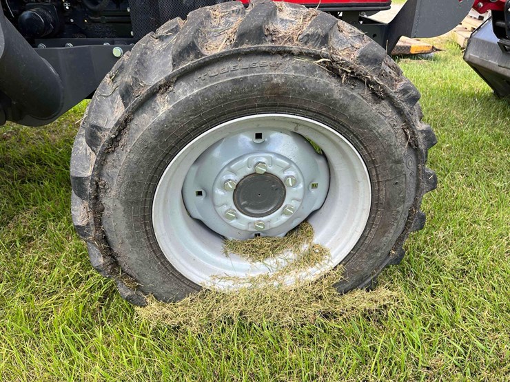 massey-ferguson-1755m-image-34
