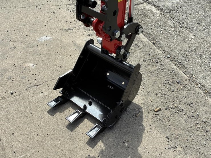 2025-vicsec-vc13-hydraulic-excavator-image-9