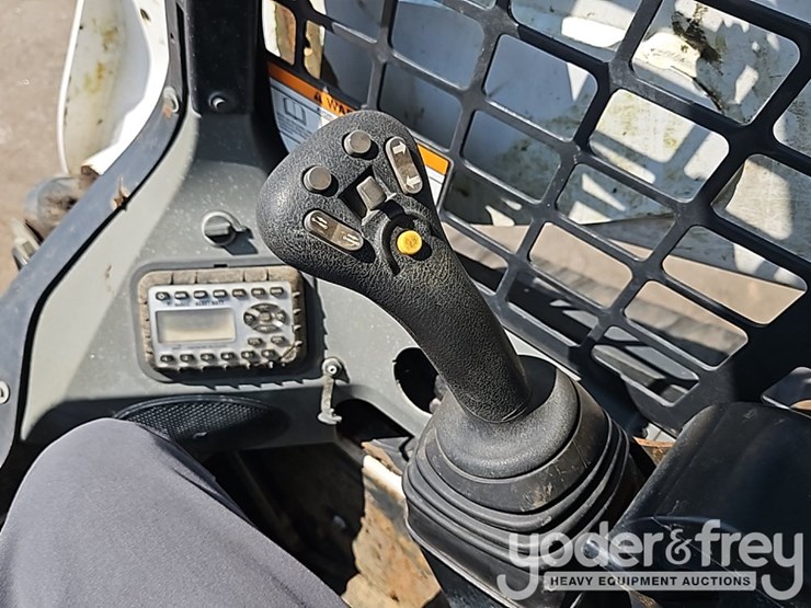 2014-bobcat-t650-image-26