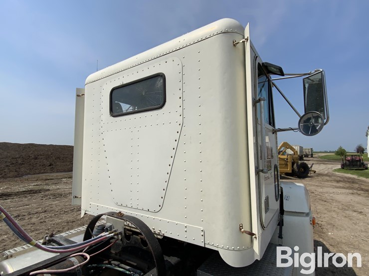 1989-freightliner-fld120-image-20