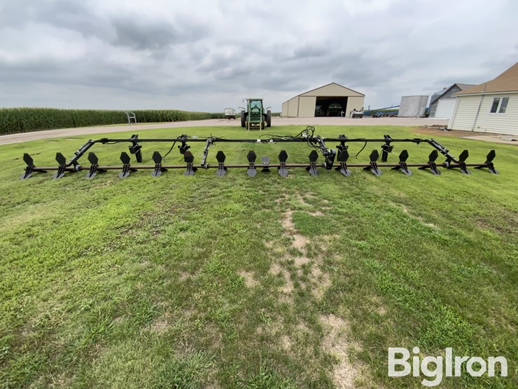 2019-john-deere-16-image-2