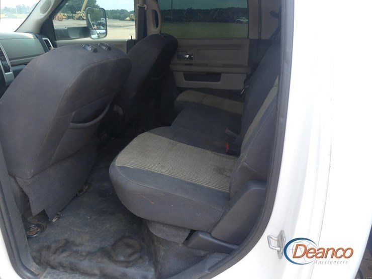 2011-dodge-3500-image-8