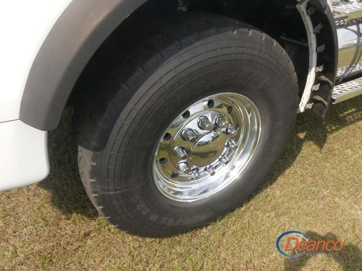 2024-kenworth-t880-image-18
