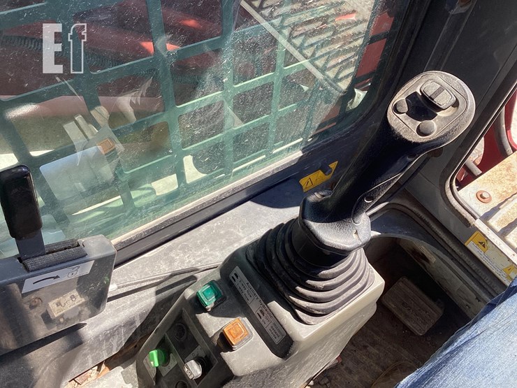 2019-takeuchi-tl8-image-18