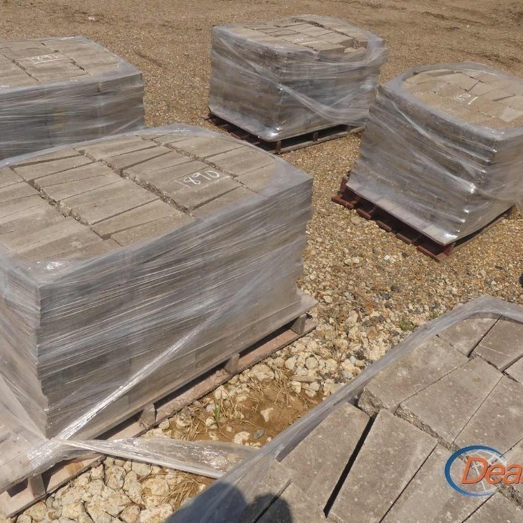 (2) PALLETS OF ASSORTED PAVING STONES