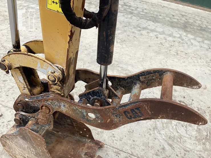 2015-caterpillar-303.5e2-cr-image-11