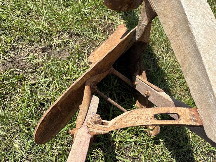 oliver-404-13”-walking-plow-image-20