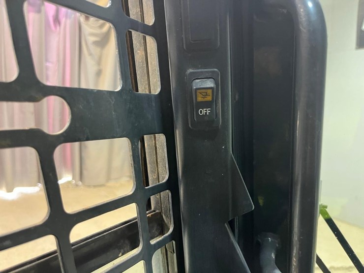 2023-bobcat-t770-image-25