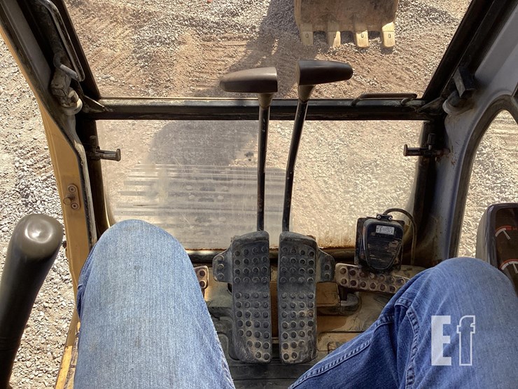 1996-deere-690e-lc-image-17