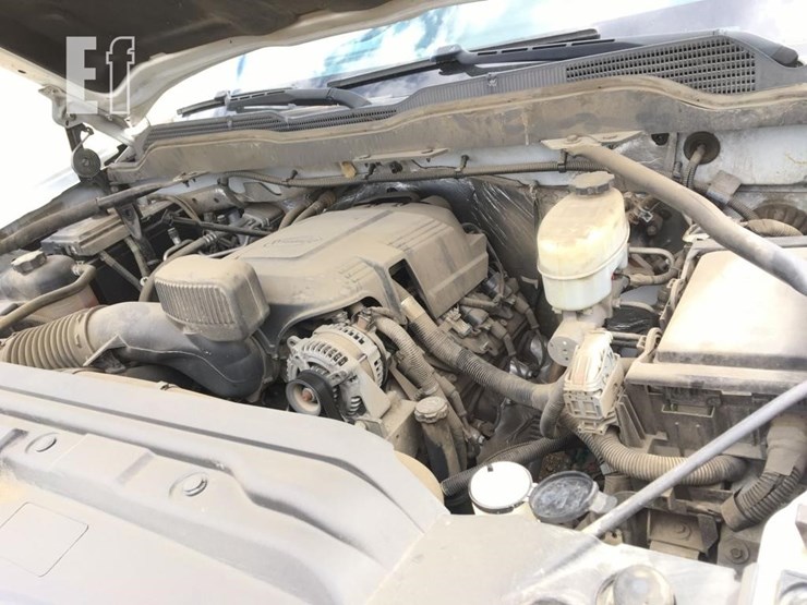 2017-chevrolet-3500-image-9