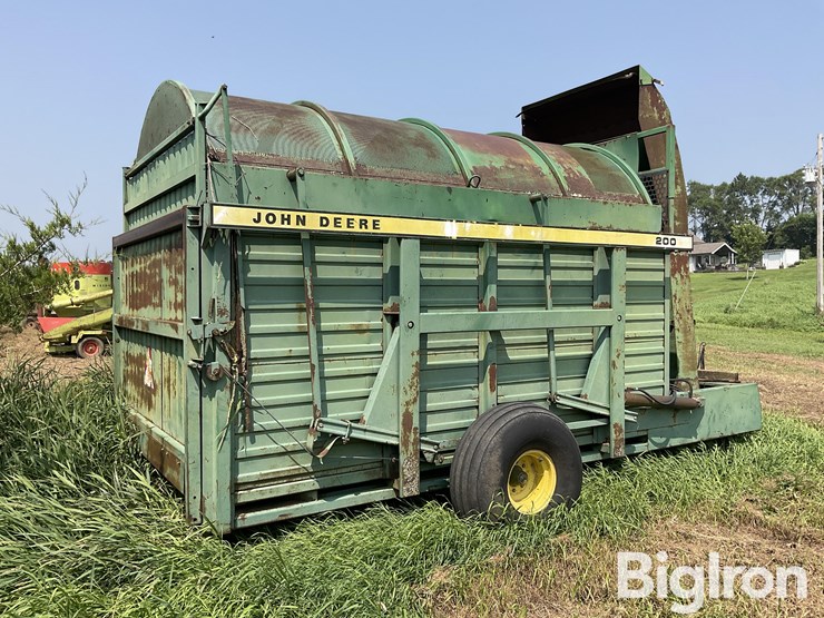 john-deere-200-image-5