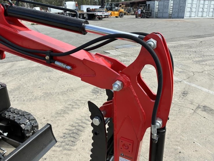 2025-vicsec-vc15-hydraulic-excavator-image-12