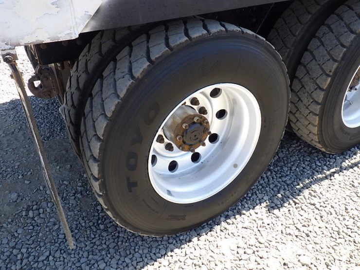 2017-kenworth-t880-image-45
