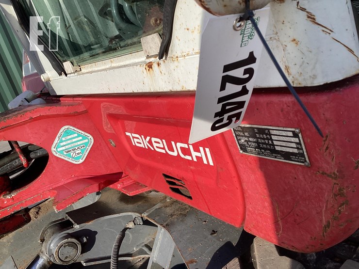 2018-takeuchi-tb240-image-22