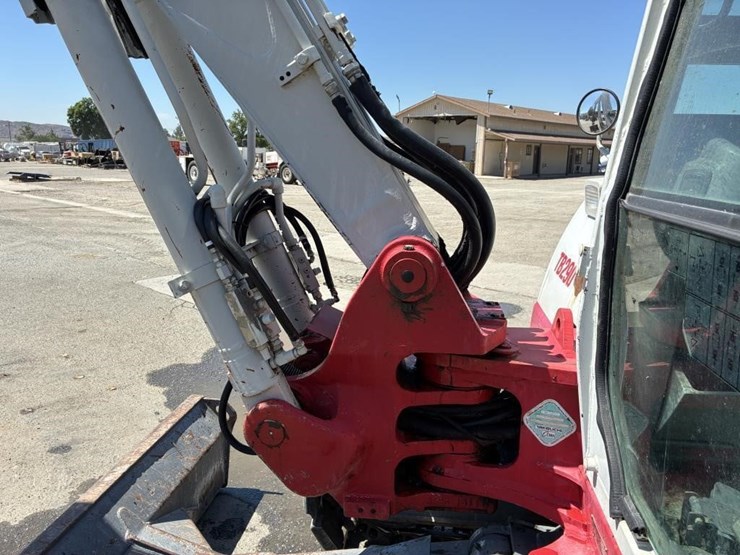 2017-takeuchi-tb290-image-13