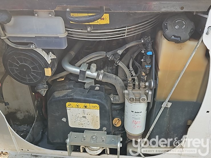 2021-bobcat-t64-image-23