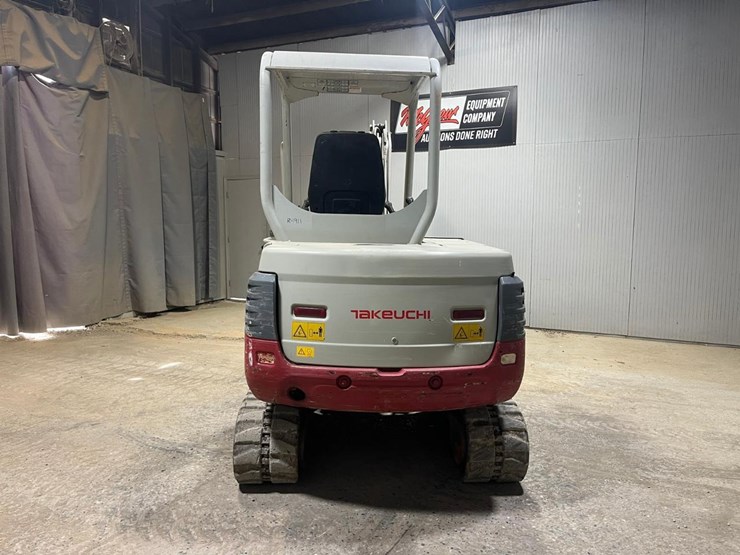 takeuchi-tb235-image-5