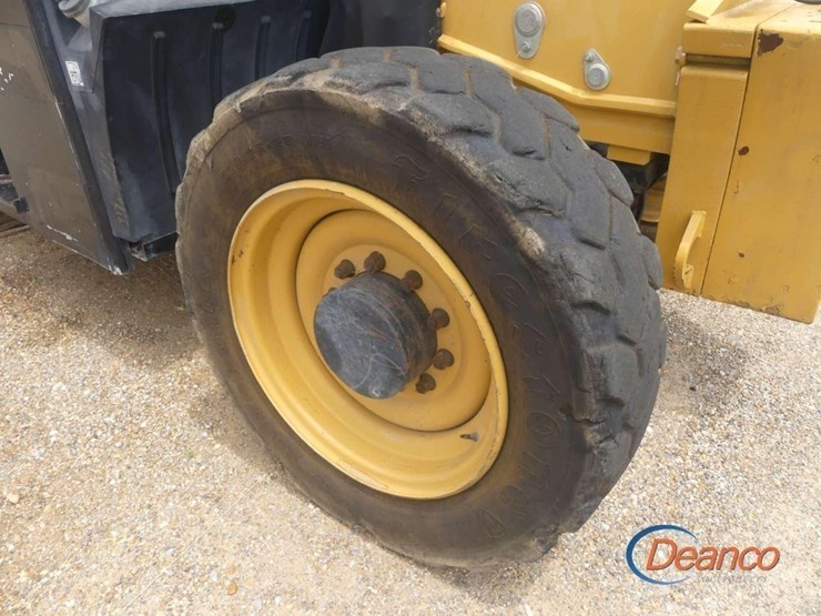 2015-caterpillar-tl943c-image-4