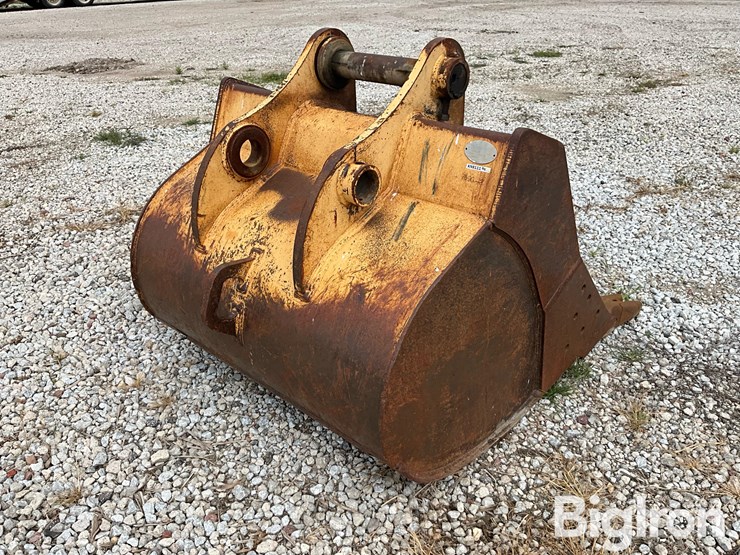 54"-toothed-excavator-bucket-image-5