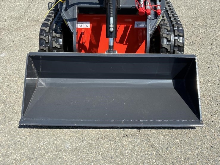 2025-aboss-gh380-sid-steer-track-loader-image-5
