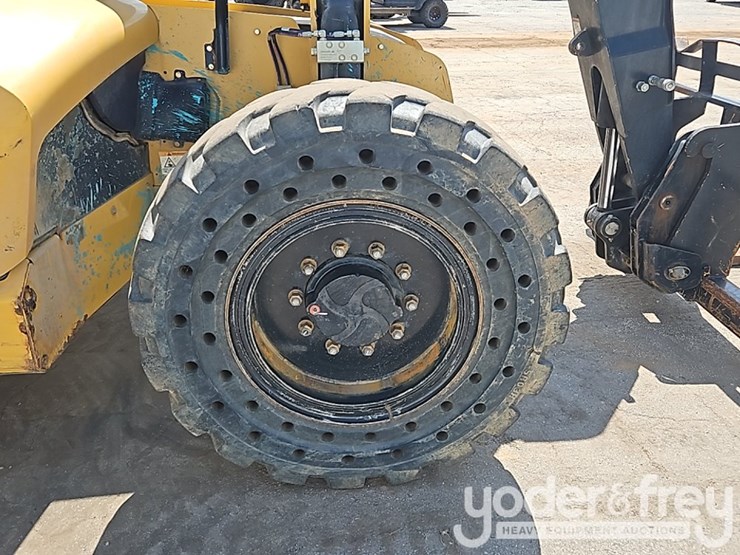2017-caterpillar-tl642d-image-9