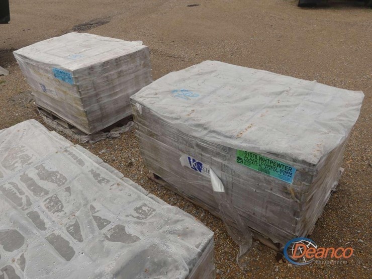 (2)-pallets-of-assorted-paving-stones-image-1
