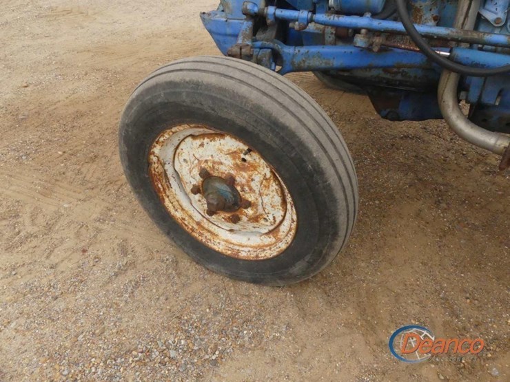 ford-3910-image-6