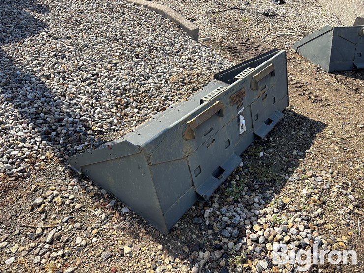 bobcat-74”-heavy-duty-skid-steer-bucket-image-7