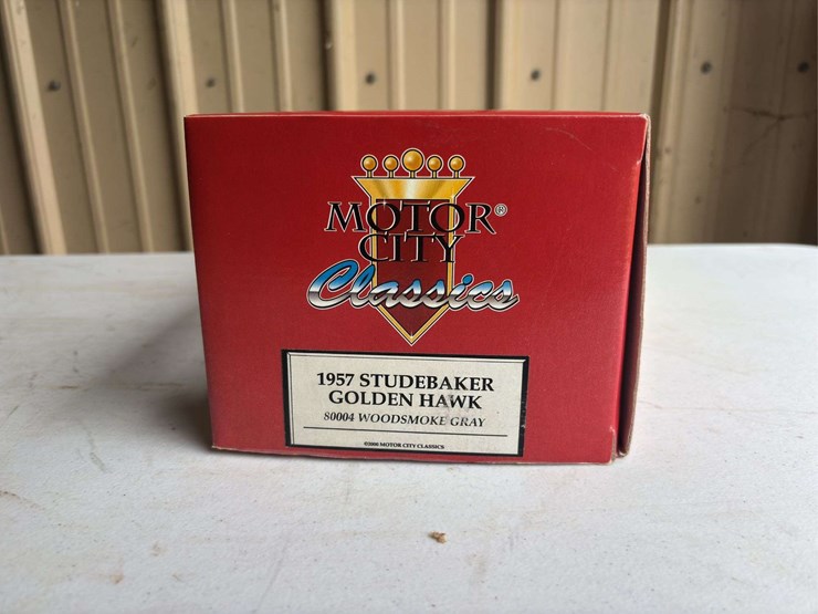 (3)-1/24-ford-bank-and-1/18-ford-hotrod-and-studebaker-golden-hawk-image-24