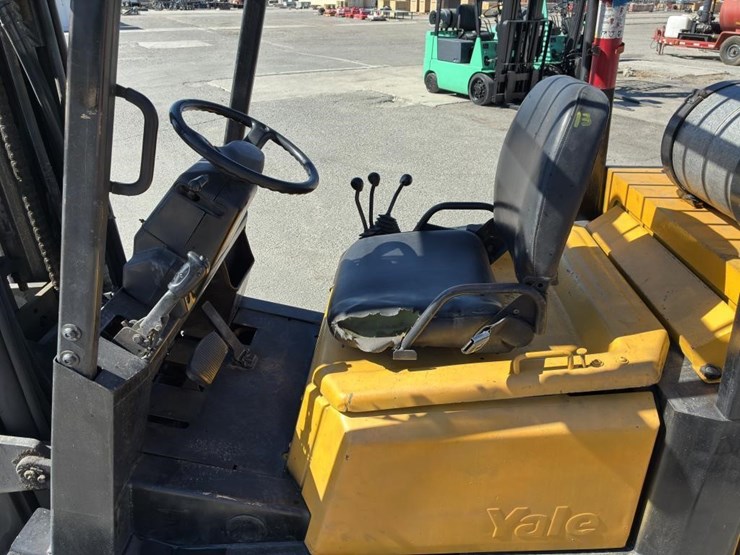 1999-yale-glc100mgngae09-forklift-image-9
