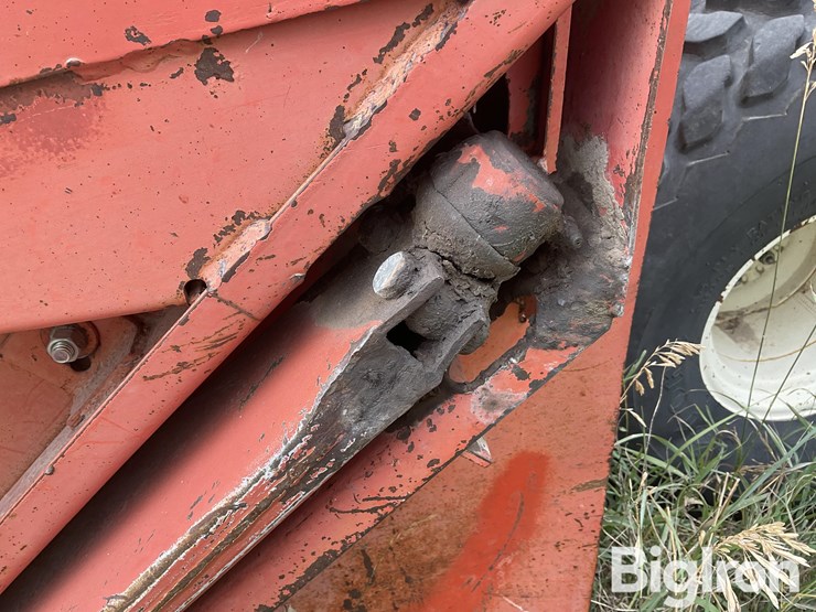 hesston-6600-image-20