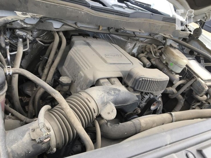 2017-chevrolet-3500-image-10