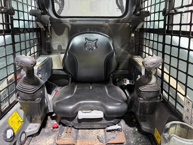 2021-bobcat-t595-image-19
