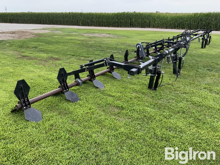 2019-john-deere-16-image-7