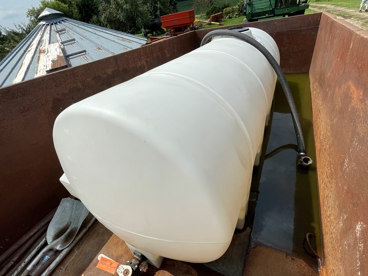 #5502-•-1000-gallon-poly-tank-image-2