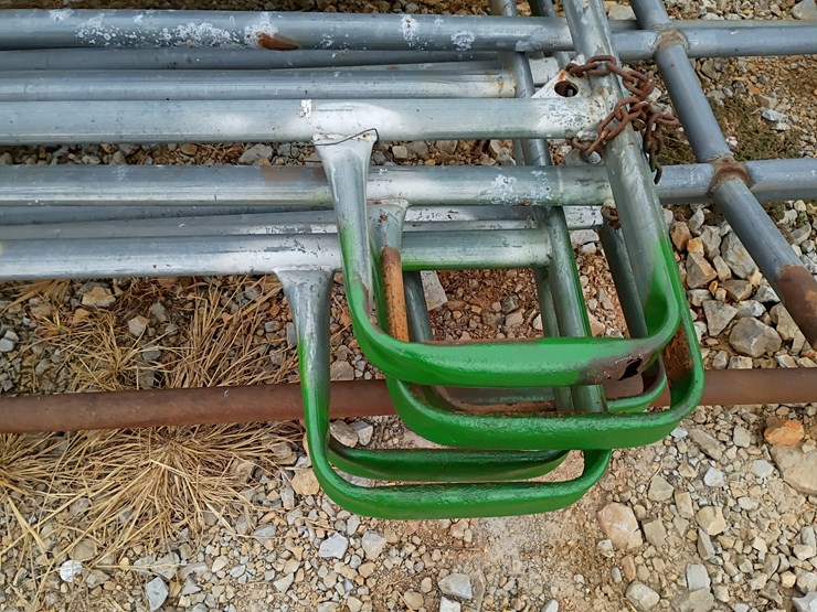 #21589-•-7--galvanized-corral-panels-image-9