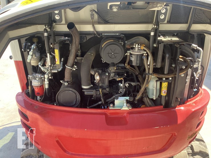2022-takeuchi-tb235-2-image-16