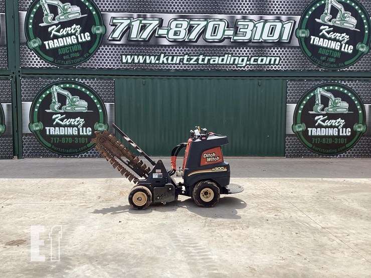 2009-ditch-witch-r300-image-1