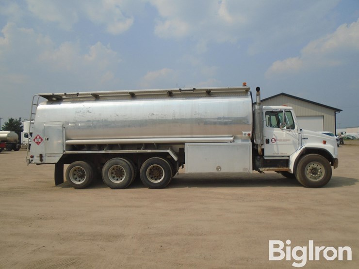 2002-freightliner-fl80-image-4