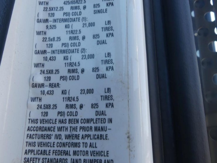 2024-kenworth-t880-image-25