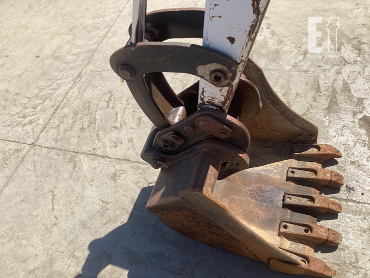 2011-bobcat-325g-image-10