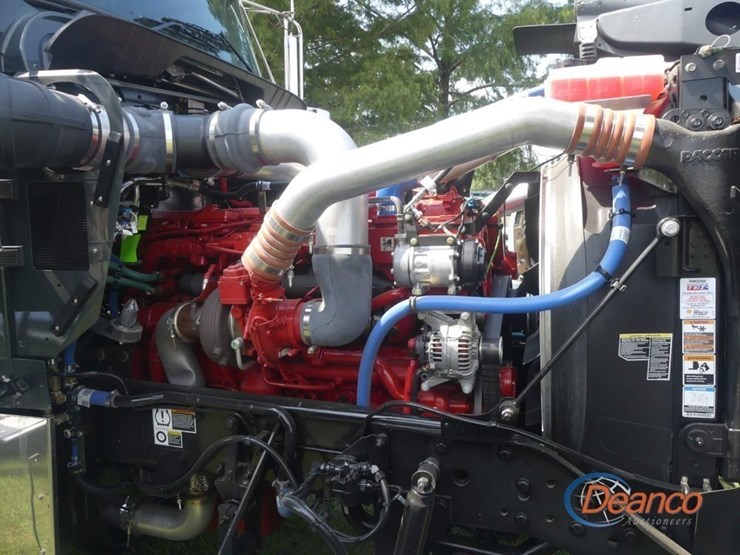 2024-kenworth-w900l-image-11