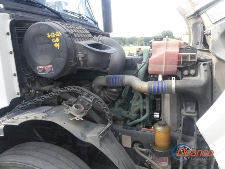 2016-volvo-vnl-truck-tractor,-s/n-4v4nc9eh0gn936363:-t/a,-sleeper,-volvo-d13-425hp-eng.,-ishift-auto,-12.5k-front,-38k-rears,-445/50r22.5-single-rears,-295/75r22.5-fronts,-578k-mi.-image-11