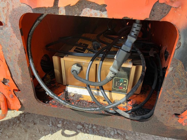 jlg-t350-image-15